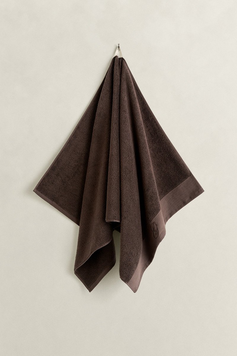 RUČNÍK GANT EMBROIDERY TOWEL 70X140 DEEP BROWN